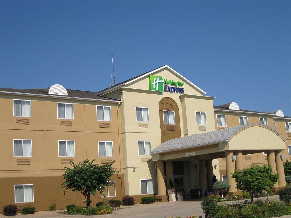 Holiday Inn Express Hotel & Suites Burlington By Ihg Exteriér fotografie