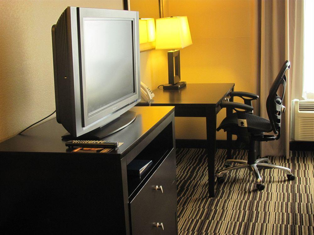 Holiday Inn Express Hotel & Suites Burlington By Ihg Exteriér fotografie