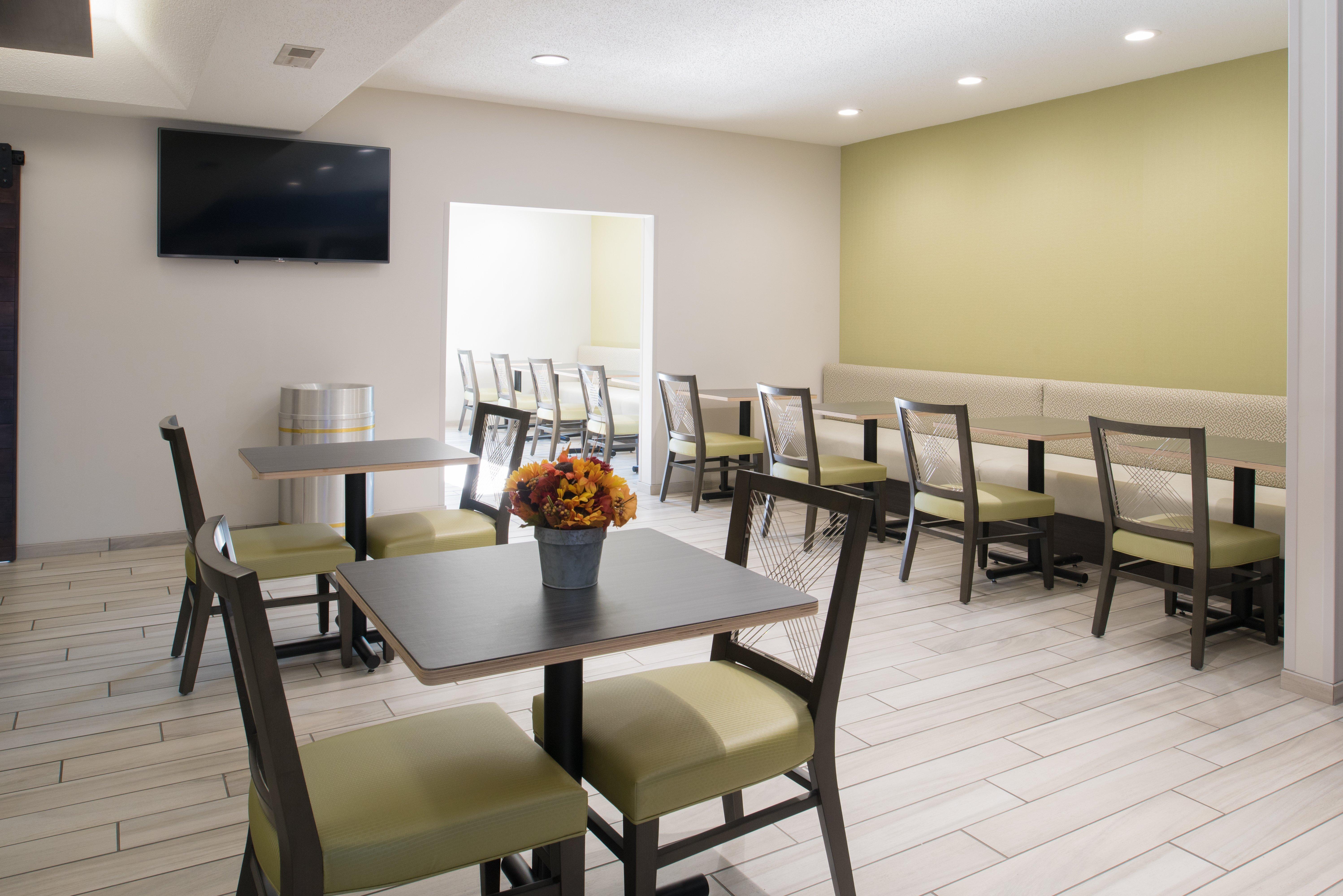 Holiday Inn Express Hotel & Suites Burlington By Ihg Exteriér fotografie