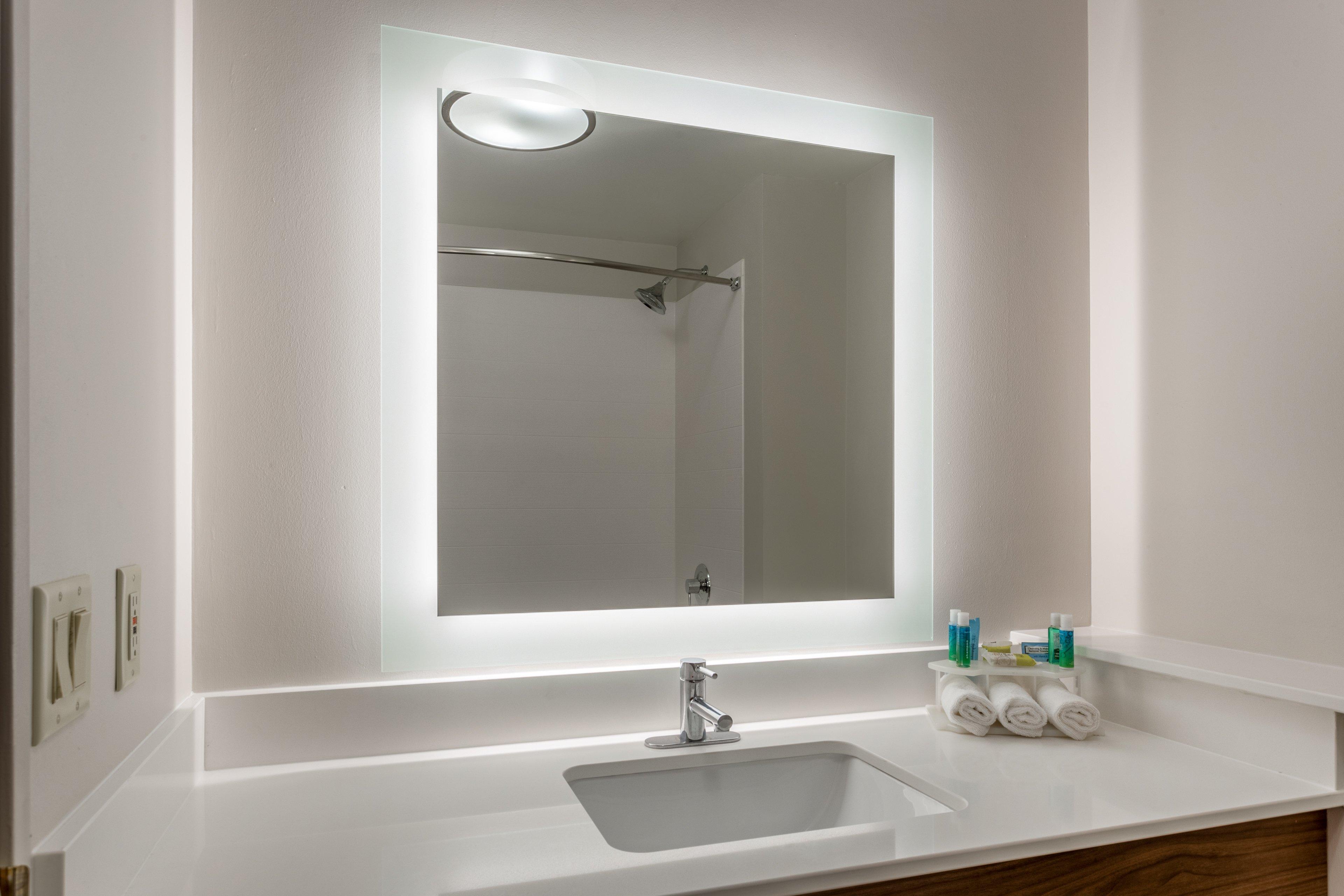 Holiday Inn Express Hotel & Suites Burlington By Ihg Exteriér fotografie