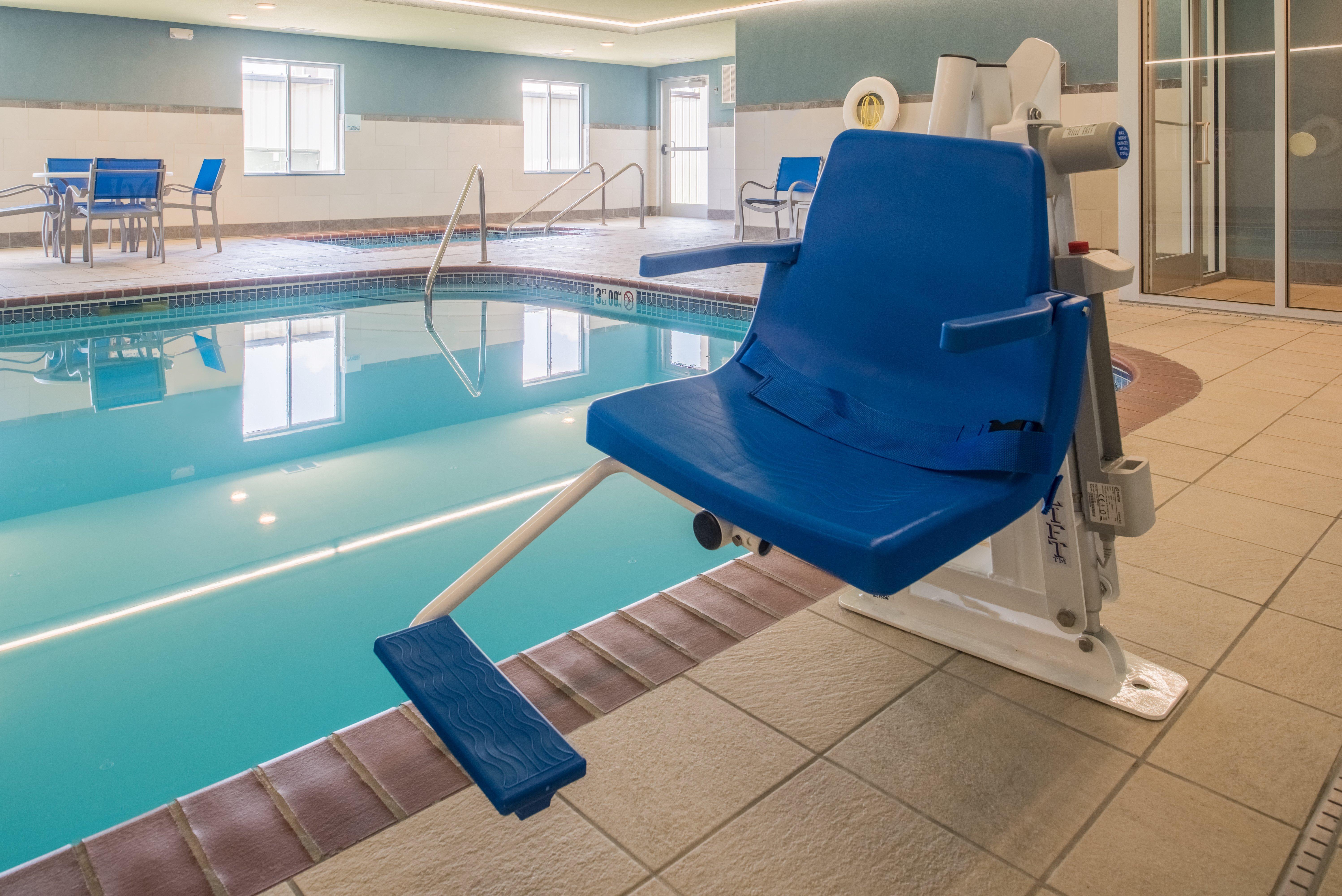 Holiday Inn Express Hotel & Suites Burlington By Ihg Exteriér fotografie