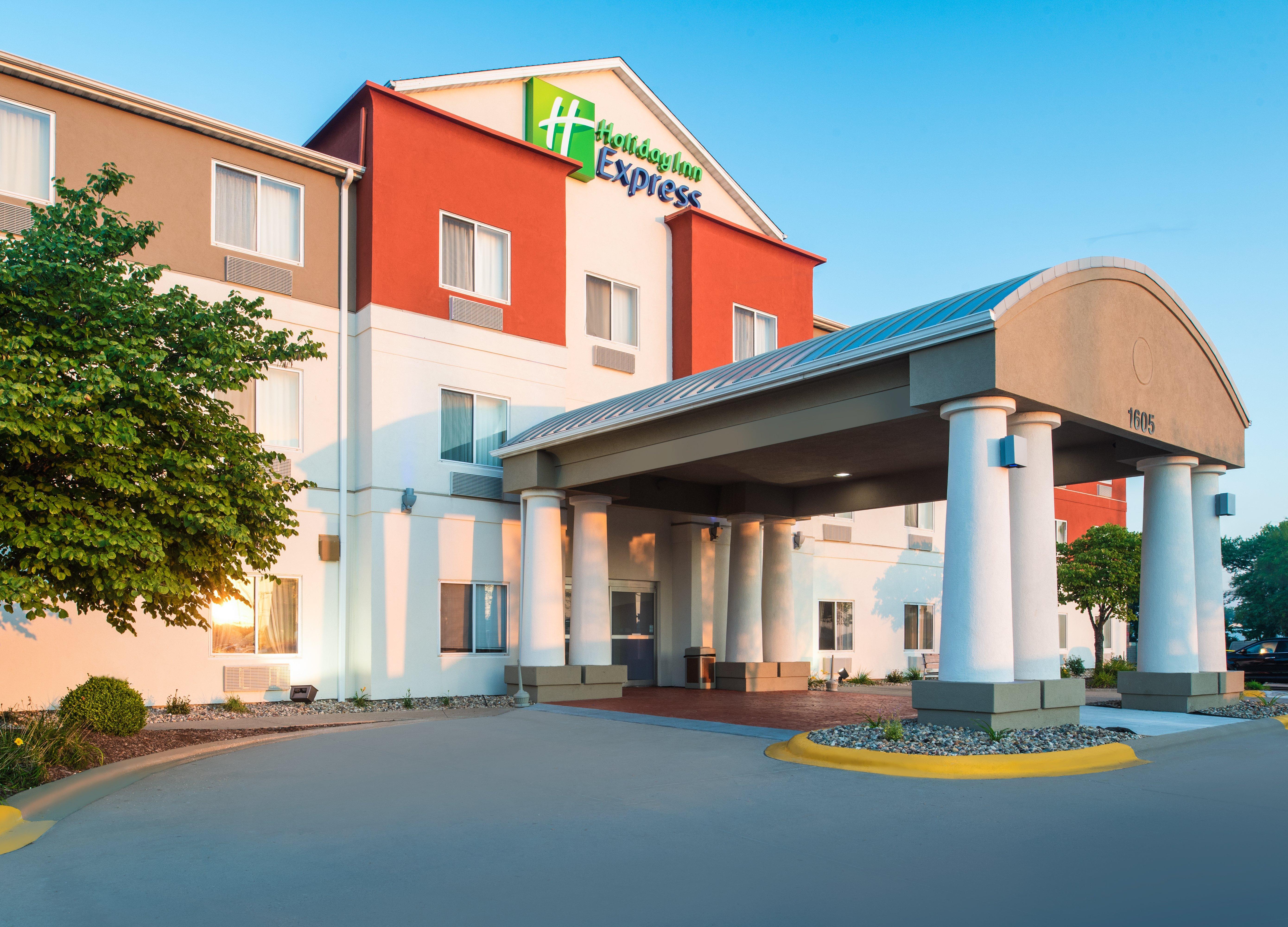 Holiday Inn Express Hotel & Suites Burlington By Ihg Exteriér fotografie