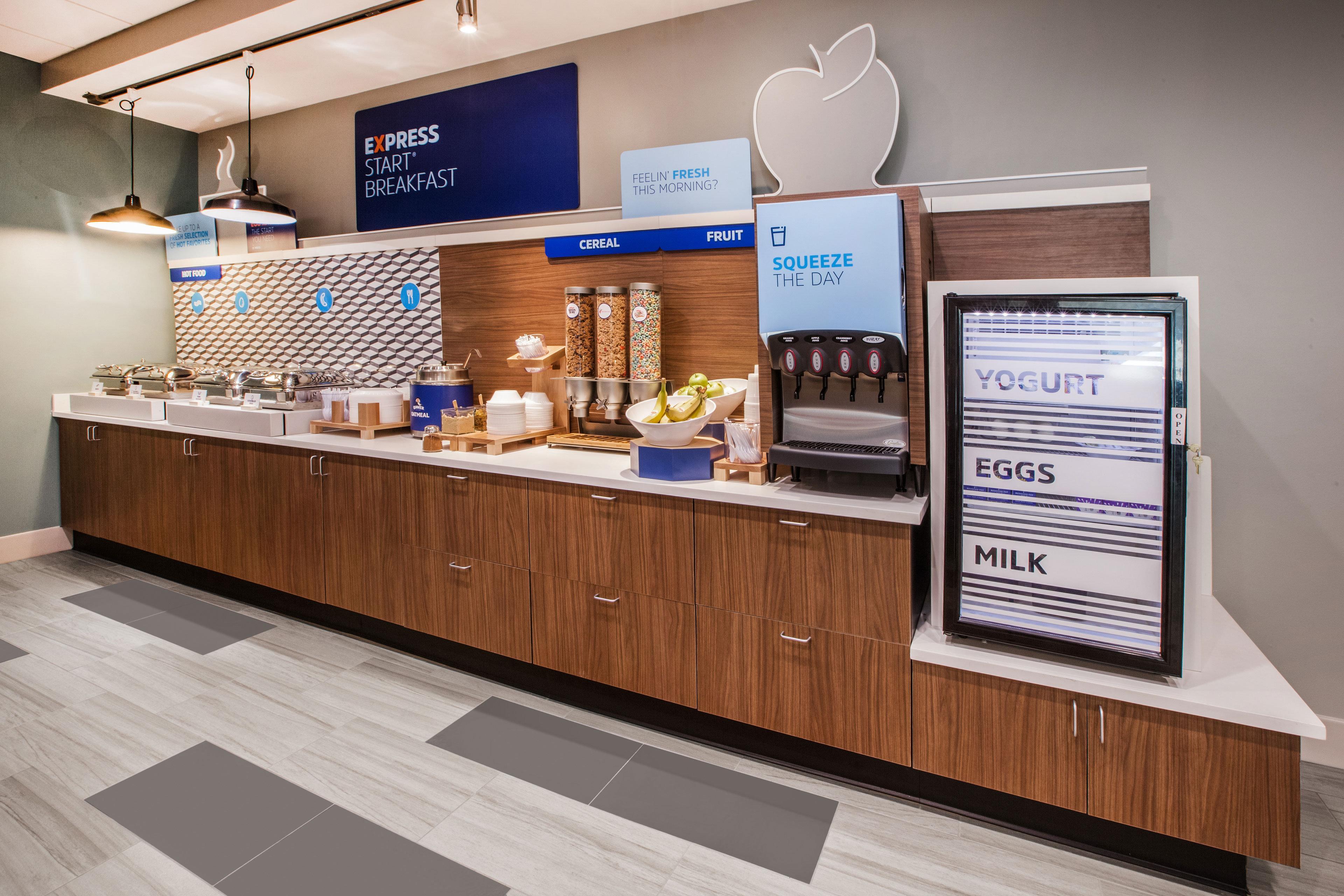 Holiday Inn Express Hotel & Suites Burlington By Ihg Exteriér fotografie