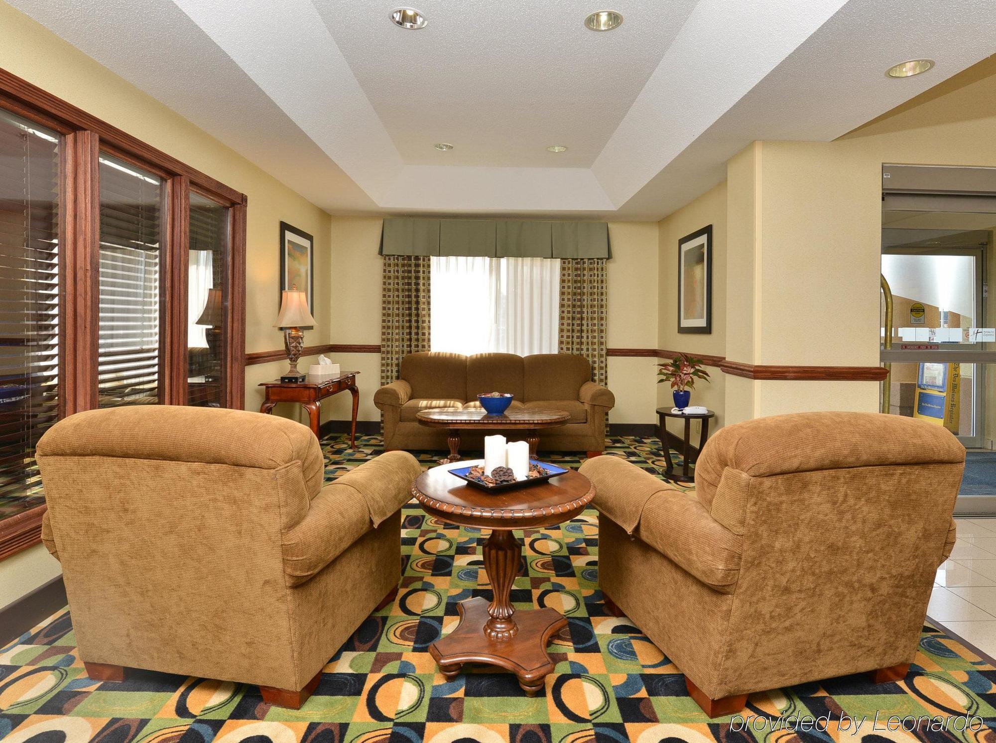 Holiday Inn Express Hotel & Suites Burlington By Ihg Exteriér fotografie