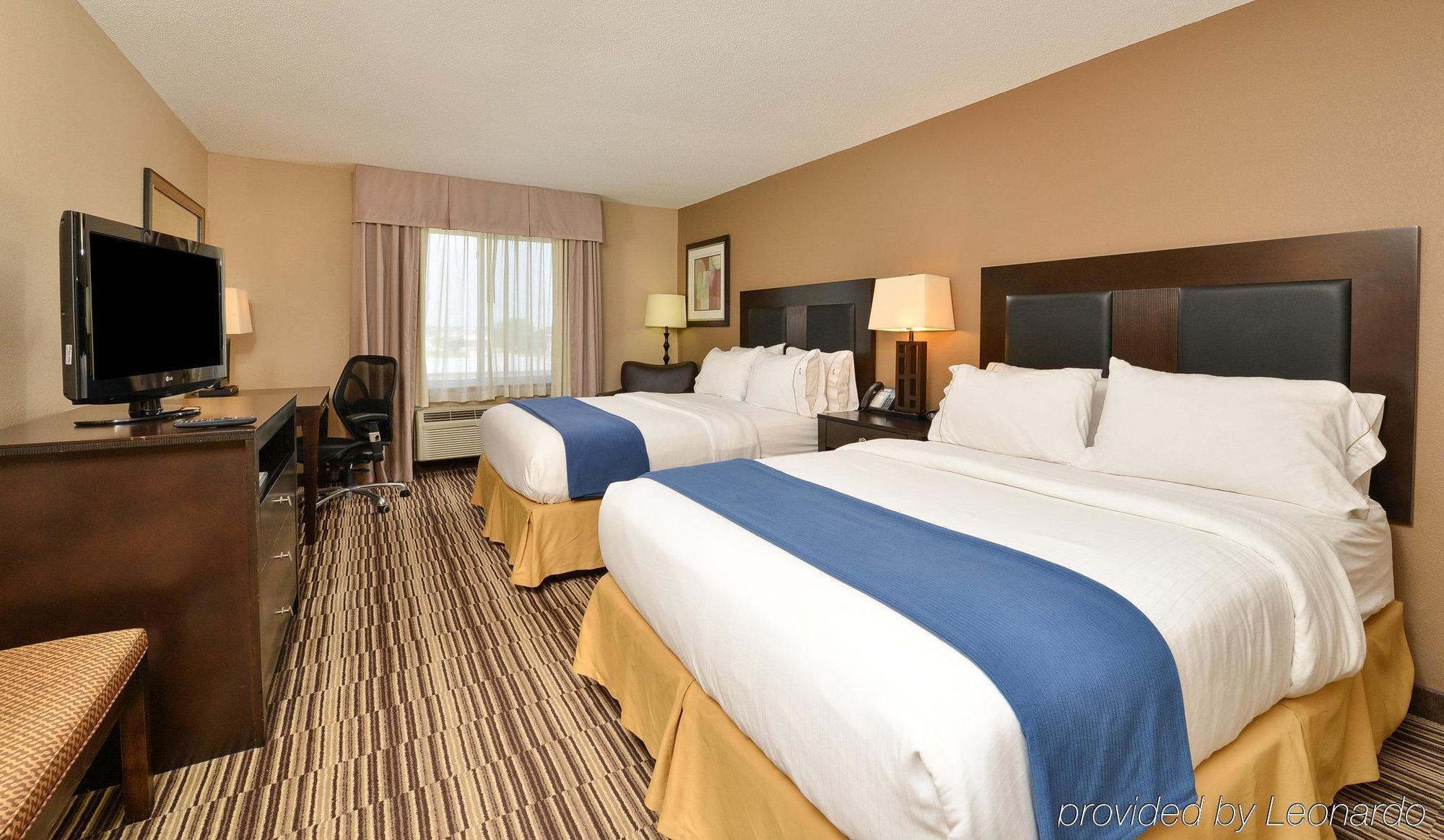 Holiday Inn Express Hotel & Suites Burlington By Ihg Exteriér fotografie