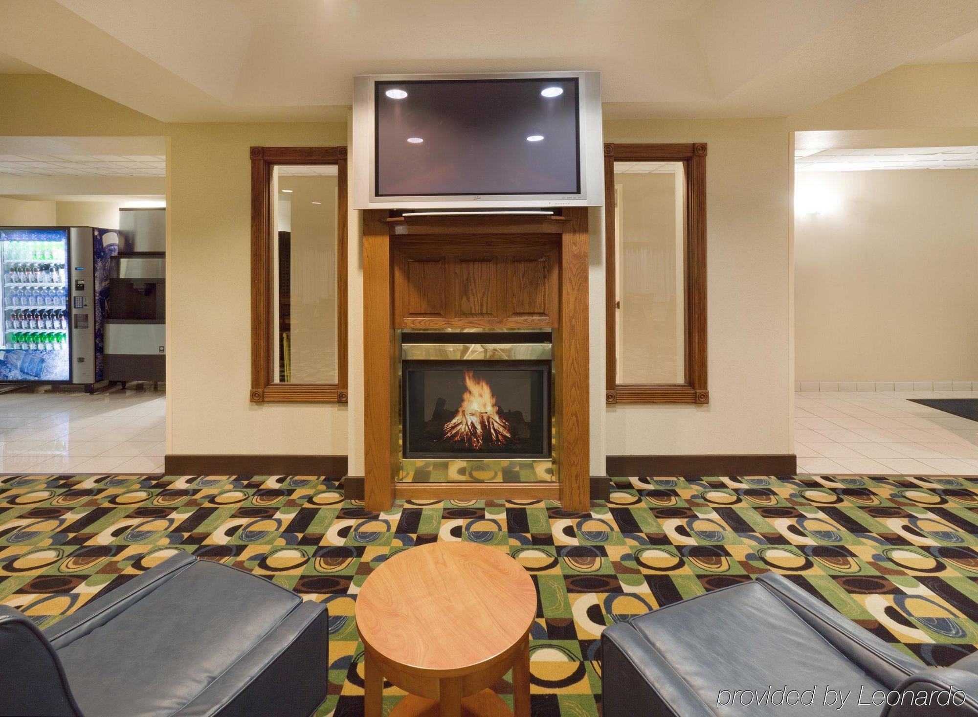 Holiday Inn Express Hotel & Suites Burlington By Ihg Interiér fotografie